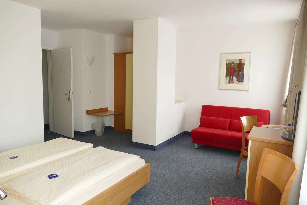 Hasi'S Hotel Grafing bei Muenchen Экстерьер фото